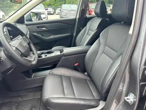 Certified 2026 Nissan Rogue SV w/ SV Premium Package FWD image 10