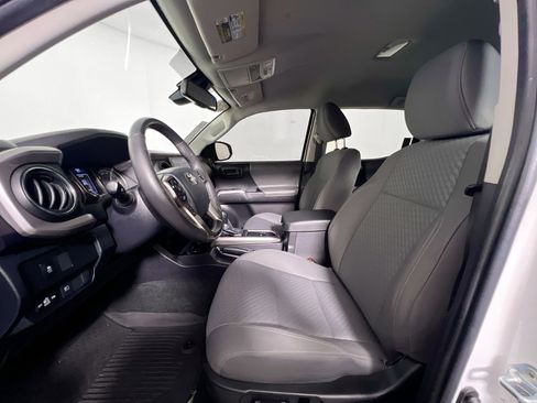 Used 2023 Toyota Tacoma SR5 w/ Technology Package AWD/4WD image 14