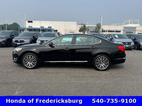 Used 2015 Kia Cadenza Premium w/ Technology Package FWD image 2
