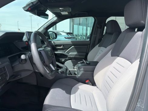 Used 2024 Toyota Tacoma TRD Off-Road image 8