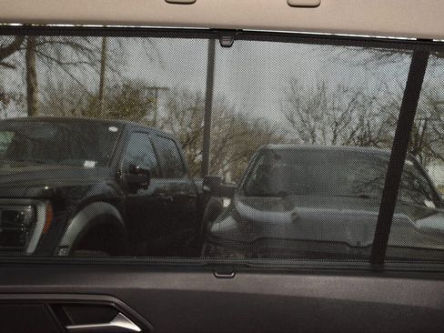 Used 2022 Volkswagen Atlas SE image 19