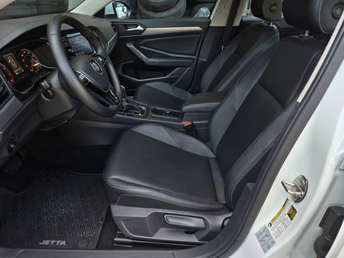 Used 2019 Volkswagen Jetta SE FWD image 17