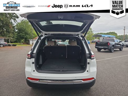 Used 2022 Jeep Grand Cherokee Limited 4xe w/ Luxury Tech Group II AWD/4WD image 34
