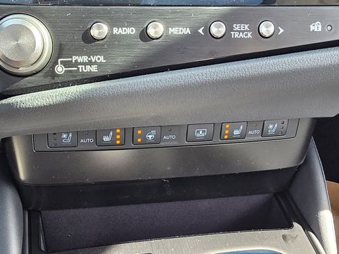 New 2025 Lexus ES 350 Ultra Luxury image 18