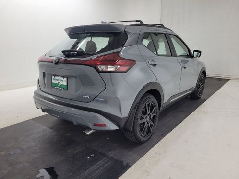 Used 2022 Nissan Kicks SR w/ Interior Electronics Package FWD image 9