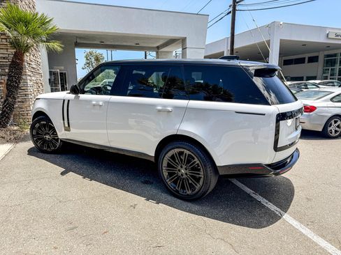 Used 2024 Land Rover Range Rover Long Wheelbase Autobiography AWD/4WD image 4