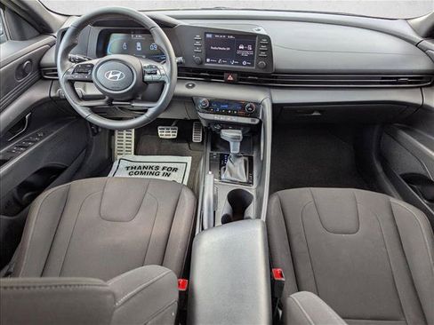 Used 2025 Hyundai Elantra Sport FWD image 16