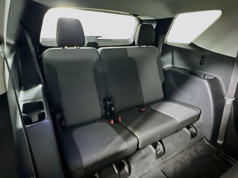 Used 2021 Chevrolet Traverse LT w/ LPO, Floor Liner Package AWD/4WD image 32