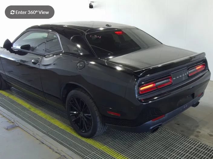 Used 2017 Dodge Challenger SXT RWD image 3