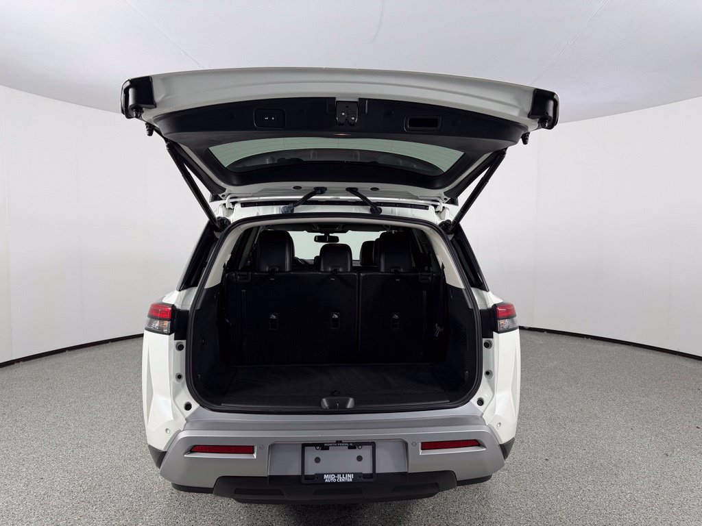 Used 2022 Nissan Pathfinder SL AWD/4WD image 10