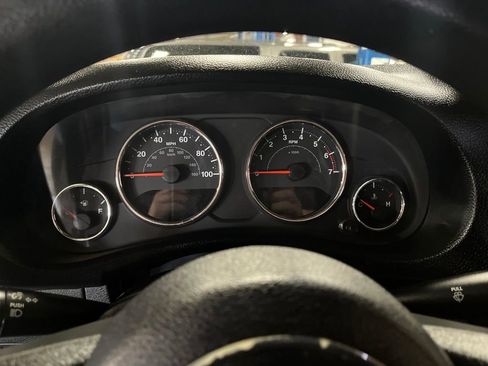 Used 2015 Jeep Wrangler Sport image 15