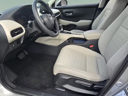 New 2026 Honda HR-V LX image 9