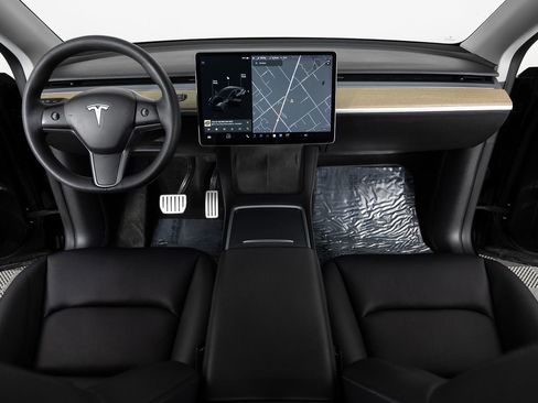 Used 2021 Tesla Model Y Performance image 33