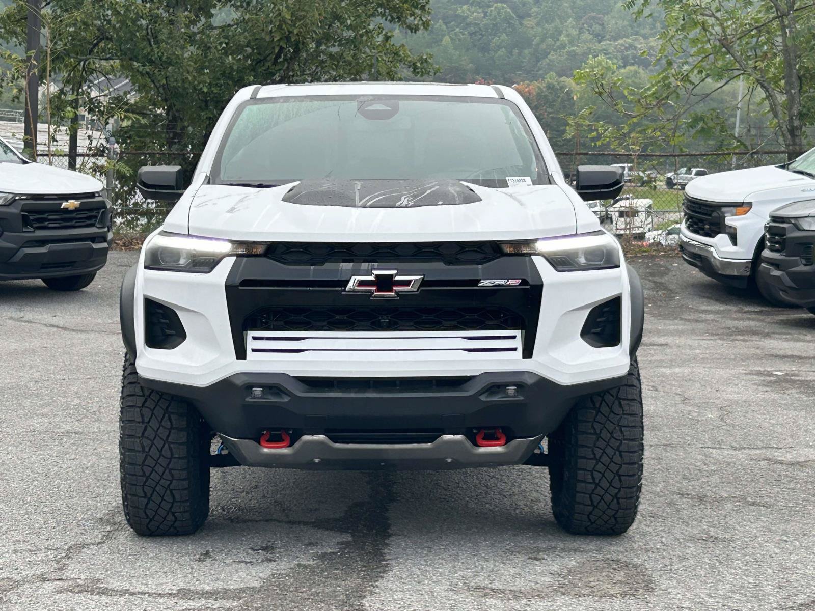 New 2026 Chevrolet Colorado ZR2 w/ Technology Package AWD/4WD image 2