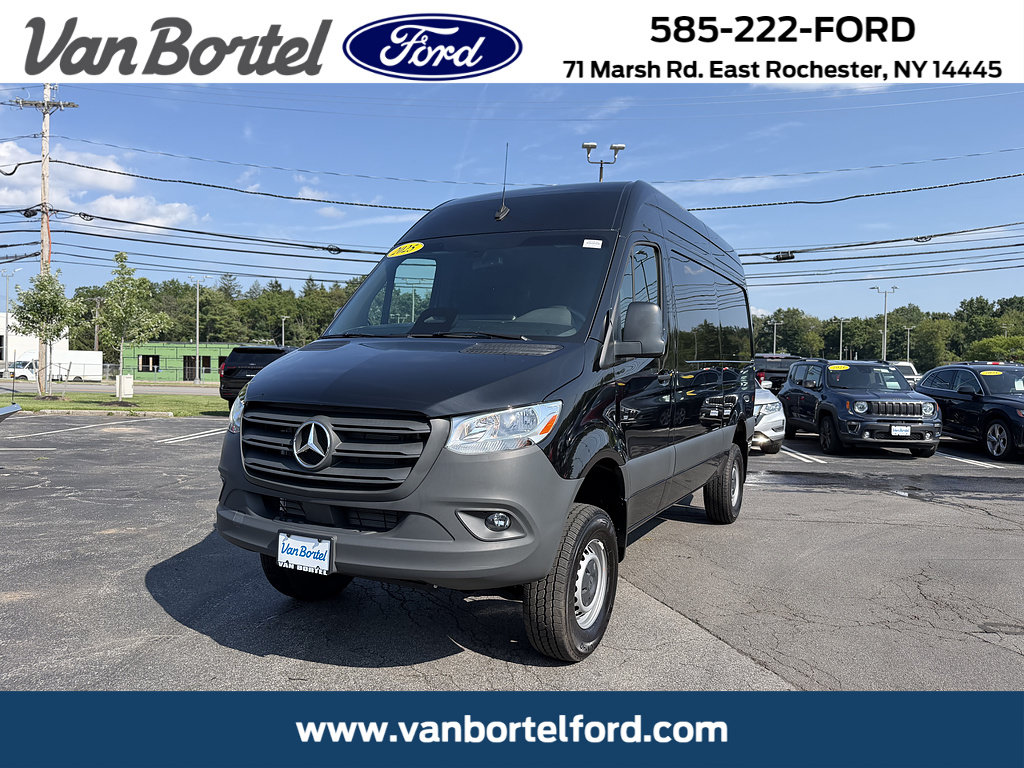 Used 2025 Mercedes-Benz Sprinter 2500 image 1