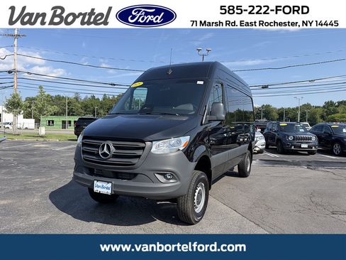 Used 2025 Mercedes-Benz Sprinter 2500 image 1