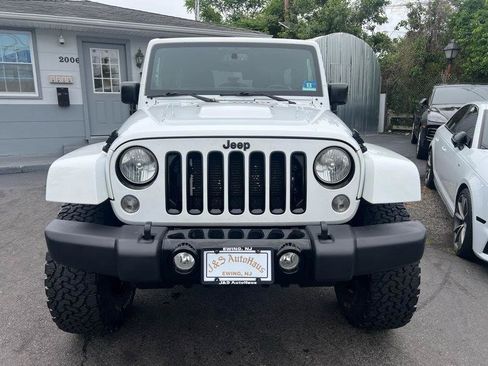 Used 2014 Jeep Wrangler Unlimited Sahara AWD/4WD image 2