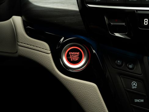 Used 2025 Honda Odyssey Elite image 26