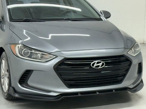 Used 2017 Hyundai Elantra SE FWD image 41
