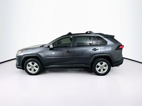 Used 2020 Toyota RAV4 XLE w/ Convenience Package FWD image 4