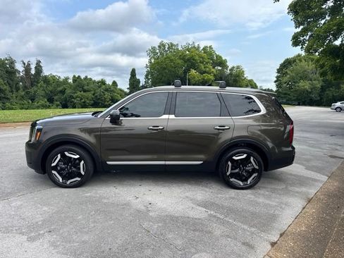 Used 2024 Kia Telluride S FWD image 4