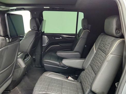 Used 2024 Cadillac Escalade ESV V w/ LPO, ONYX Package AWD/4WD image 23