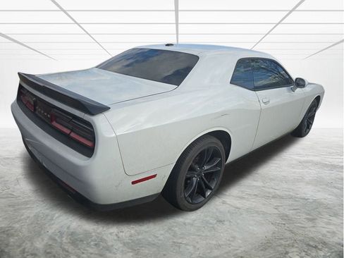 Used 2016 Dodge Challenger SXT w/ Blacktop Package image 2