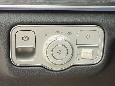 Used 2025 Mercedes-Benz GLS 450 4MATIC image 22