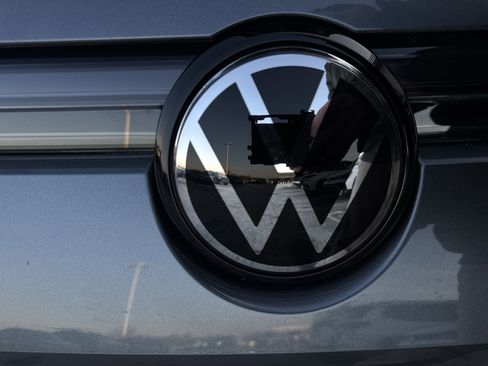 New 2026 Volkswagen Tiguan SE image 31