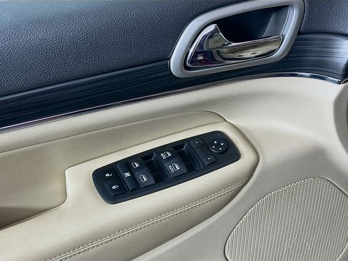 Used 2019 Jeep Grand Cherokee Limited RWD image 15