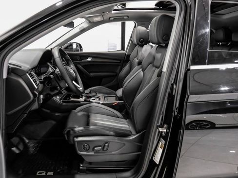 Used 2024 Audi Q5 e Prestige w/ Prestige Package image 6