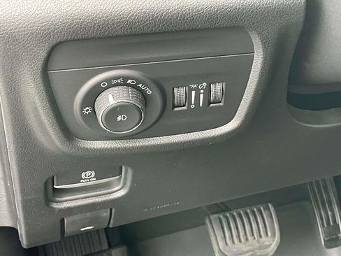 New 2025 Jeep Grand Cherokee L Limited w/ Luxury Tech Group II image 28