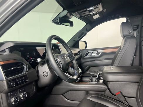 Used 2025 GMC Yukon XL Denali image 21