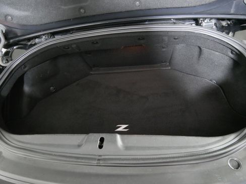 Used 2014 Nissan 370Z Roadster image 18