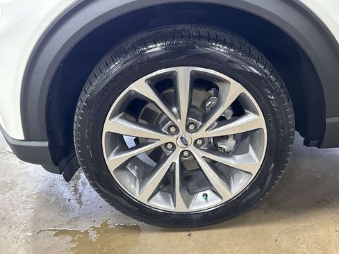 Used 2025 Ford Explorer Platinum w/ Ultimate Package image 34