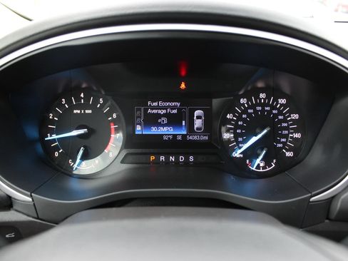 Used 2015 Ford Fusion SE w/ Equipment Group 201A FWD image 13