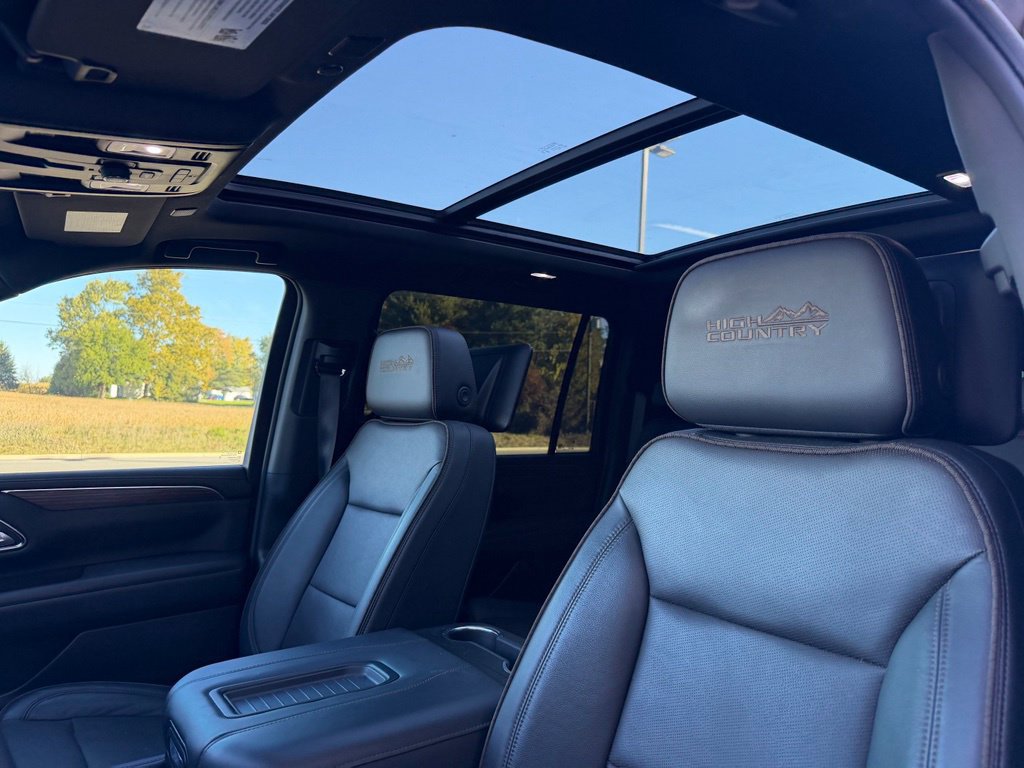 Used 2024 Chevrolet Suburban High Country AWD/4WD image 13