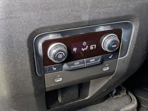 Used 2023 Chevrolet Tahoe Z71 w/ Luxury Package image 18