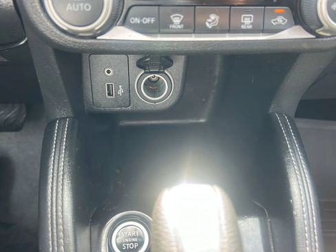 Used 2019 Nissan Kicks SV FWD image 20