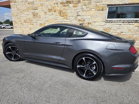 Used 2021 Ford Mustang Coupe RWD image 3