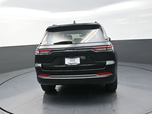 New 2026 Jeep Grand Cherokee Altitude AWD/4WD image 9