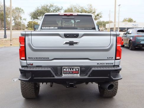 Used 2025 Chevrolet Silverado 2500 LTZ w/ LTZ Plus Package AWD/4WD image 8