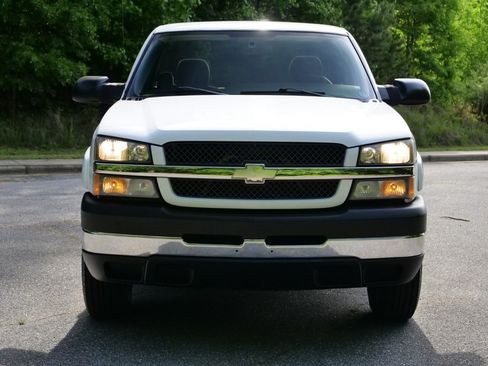 Used 2004 Chevrolet Silverado 2500 LS RWD image 5