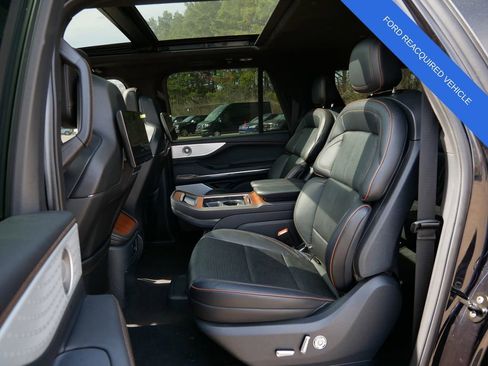 Used 2025 Lincoln Navigator L Black Label image 11