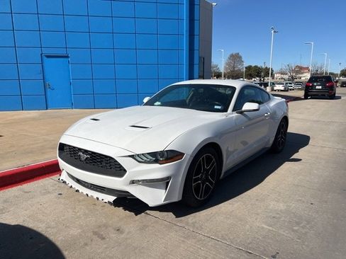 Used 2020 Ford Mustang Premium image 2