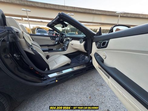 Used 2018 Mercedes-Benz SLC 300 image 28