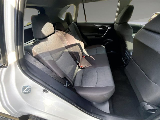 Used 2025 Toyota RAV4 XLE AWD/4WD image 22