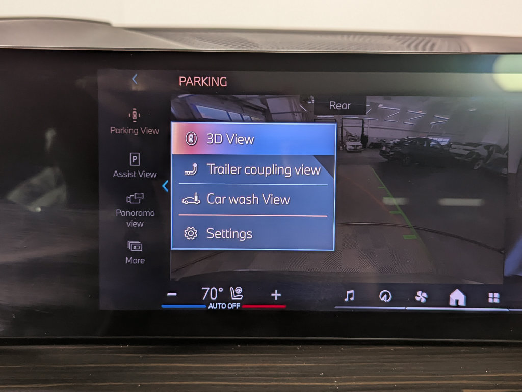 Certified 2025 BMW X7 xDrive40i AWD/4WD image 28