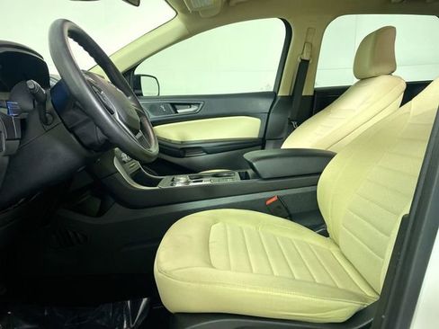 Used 2022 Ford Edge SE image 4