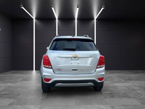Used 2020 Chevrolet Trax LT w/ LT Convenience Package image 5